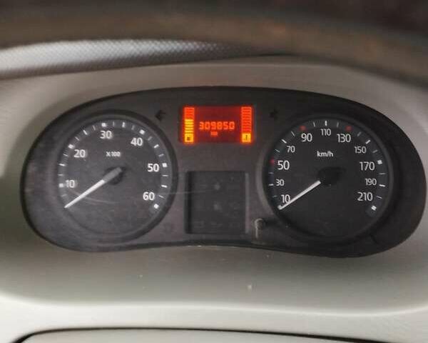 Серый Рено Трафик, объемом двигателя 2 л и пробегом 310 тыс. км за 9000 $, фото 9 на Automoto.ua