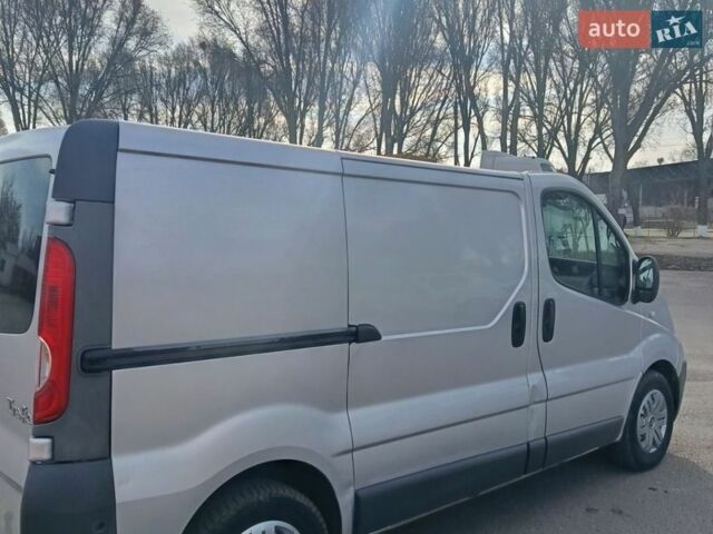 Серый Рено Трафик, объемом двигателя 2.46 л и пробегом 351 тыс. км за 6500 $, фото 3 на Automoto.ua