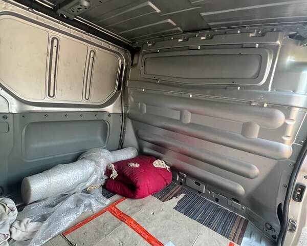 Серый Рено Трафик, объемом двигателя 2 л и пробегом 169 тыс. км за 15500 $, фото 8 на Automoto.ua