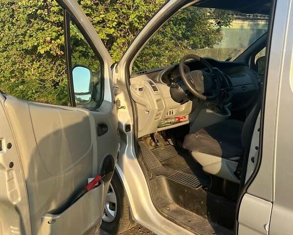 Серый Рено Трафик, объемом двигателя 2 л и пробегом 169 тыс. км за 15500 $, фото 12 на Automoto.ua