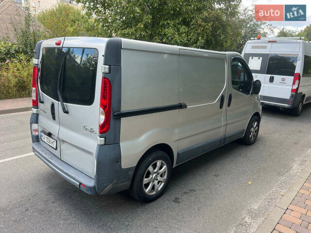 Сірий Рено Трафік, об'ємом двигуна 2.46 л та пробігом 300 тис. км за 6500 $, фото 4 на Automoto.ua