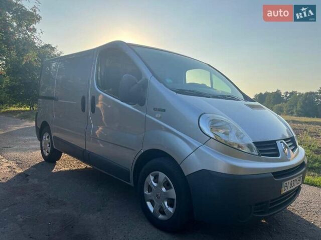 Серый Рено Трафик, объемом двигателя 2 л и пробегом 169 тыс. км за 15500 $, фото 1 на Automoto.ua