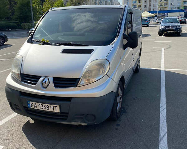 Сірий Рено Трафік, об'ємом двигуна 2.46 л та пробігом 300 тис. км за 6500 $, фото 1 на Automoto.ua