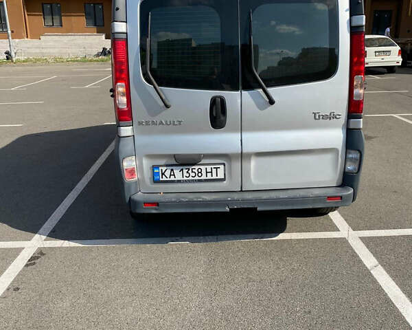 Сірий Рено Трафік, об'ємом двигуна 2.46 л та пробігом 300 тис. км за 6500 $, фото 2 на Automoto.ua