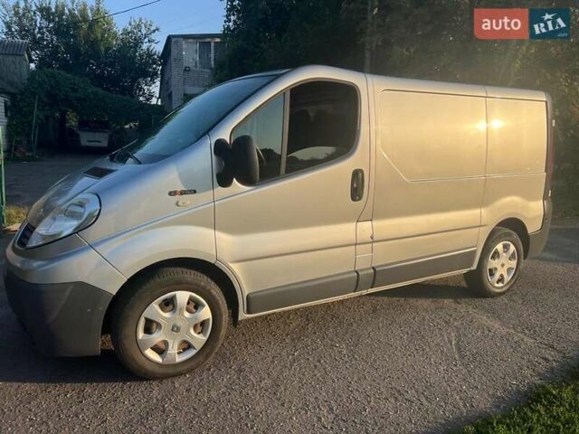 Серый Рено Трафик, объемом двигателя 2 л и пробегом 169 тыс. км за 15500 $, фото 4 на Automoto.ua