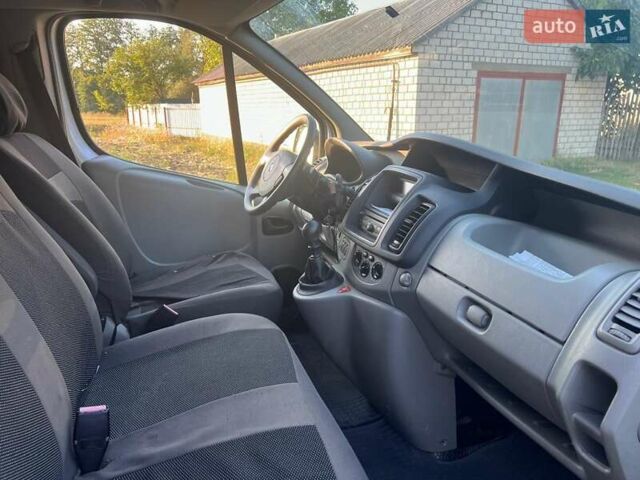 Серый Рено Трафик, объемом двигателя 2 л и пробегом 169 тыс. км за 15500 $, фото 10 на Automoto.ua