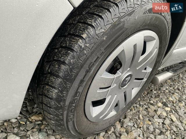 Серый Рено Трафик, объемом двигателя 2 л и пробегом 300 тыс. км за 13800 $, фото 4 на Automoto.ua