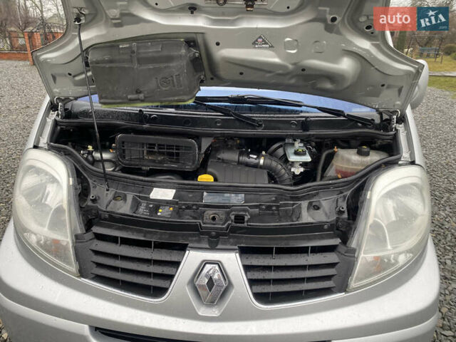 Серый Рено Трафик, объемом двигателя 2 л и пробегом 300 тыс. км за 13800 $, фото 47 на Automoto.ua