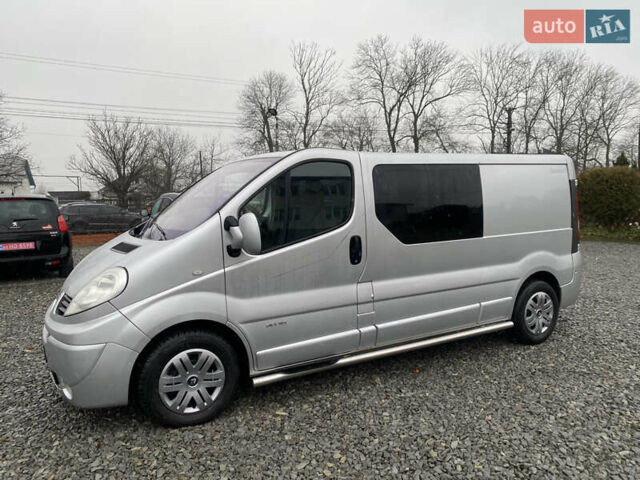 Серый Рено Трафик, объемом двигателя 2 л и пробегом 300 тыс. км за 13800 $, фото 1 на Automoto.ua