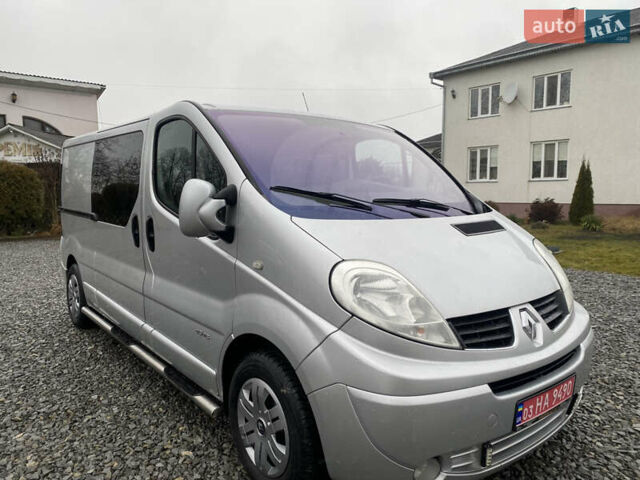 Серый Рено Трафик, объемом двигателя 2 л и пробегом 300 тыс. км за 13800 $, фото 10 на Automoto.ua