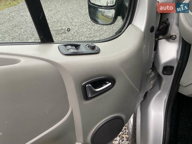 Серый Рено Трафик, объемом двигателя 2 л и пробегом 300 тыс. км за 13800 $, фото 35 на Automoto.ua
