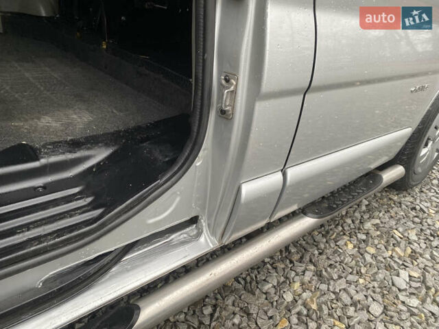 Серый Рено Трафик, объемом двигателя 2 л и пробегом 300 тыс. км за 13800 $, фото 34 на Automoto.ua