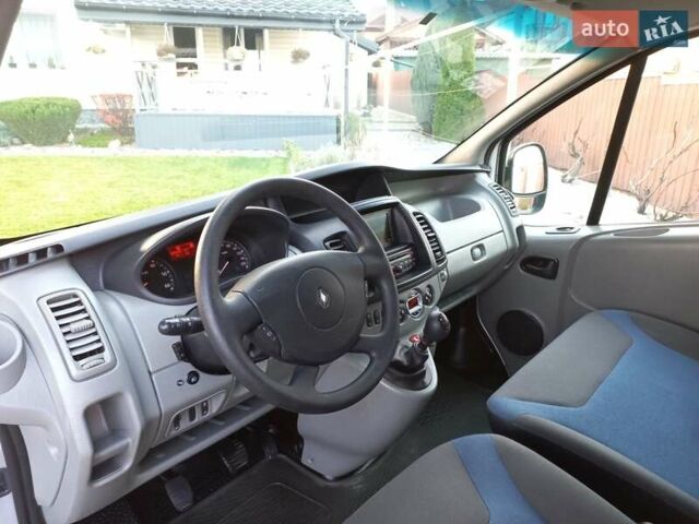 Серый Рено Трафик, объемом двигателя 2 л и пробегом 235 тыс. км за 13750 $, фото 35 на Automoto.ua