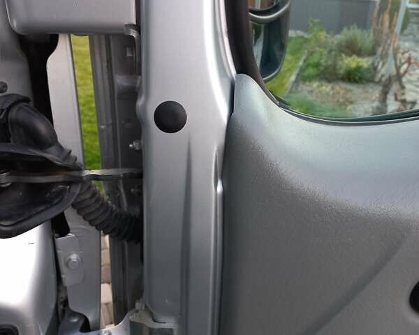 Серый Рено Трафик, объемом двигателя 2 л и пробегом 235 тыс. км за 13750 $, фото 49 на Automoto.ua