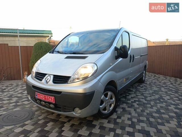 Серый Рено Трафик, объемом двигателя 2 л и пробегом 235 тыс. км за 13750 $, фото 9 на Automoto.ua