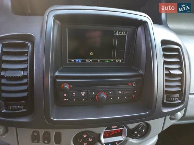 Серый Рено Трафик, объемом двигателя 2 л и пробегом 235 тыс. км за 13750 $, фото 31 на Automoto.ua
