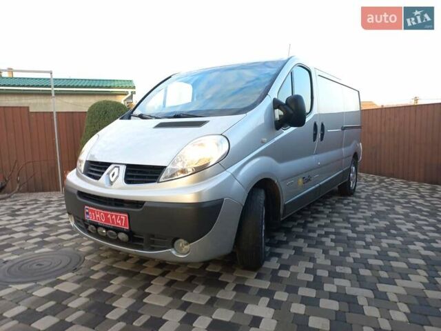 Серый Рено Трафик, объемом двигателя 2 л и пробегом 235 тыс. км за 13750 $, фото 7 на Automoto.ua