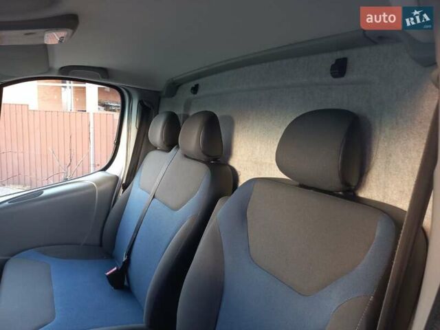 Серый Рено Трафик, объемом двигателя 2 л и пробегом 235 тыс. км за 13750 $, фото 37 на Automoto.ua