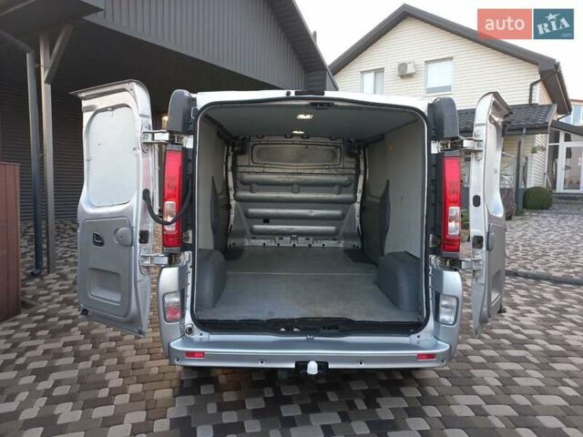 Серый Рено Трафик, объемом двигателя 2 л и пробегом 235 тыс. км за 13750 $, фото 58 на Automoto.ua