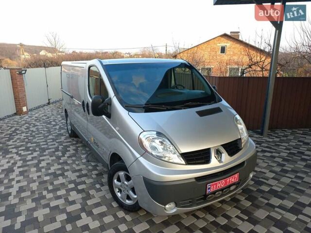 Серый Рено Трафик, объемом двигателя 2 л и пробегом 235 тыс. км за 13750 $, фото 23 на Automoto.ua