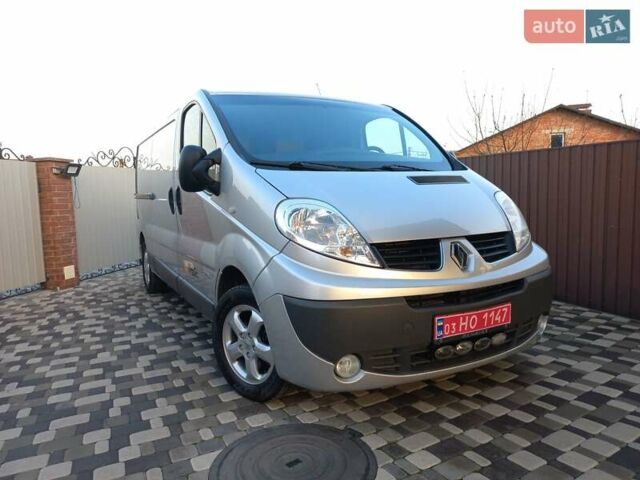 Серый Рено Трафик, объемом двигателя 2 л и пробегом 235 тыс. км за 13750 $, фото 67 на Automoto.ua