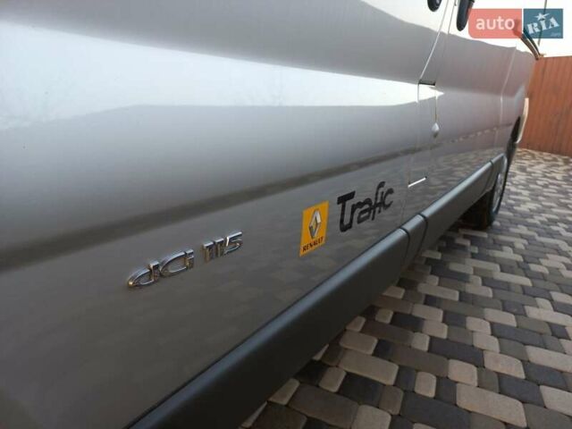 Серый Рено Трафик, объемом двигателя 2 л и пробегом 235 тыс. км за 13750 $, фото 17 на Automoto.ua