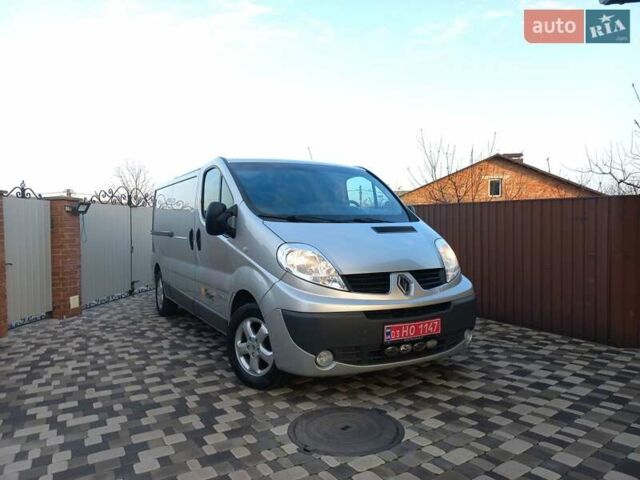 Серый Рено Трафик, объемом двигателя 2 л и пробегом 235 тыс. км за 13750 $, фото 1 на Automoto.ua