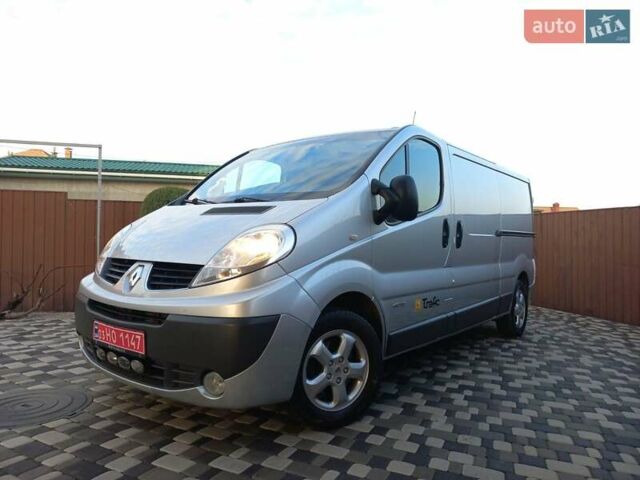 Серый Рено Трафик, объемом двигателя 2 л и пробегом 235 тыс. км за 13750 $, фото 10 на Automoto.ua