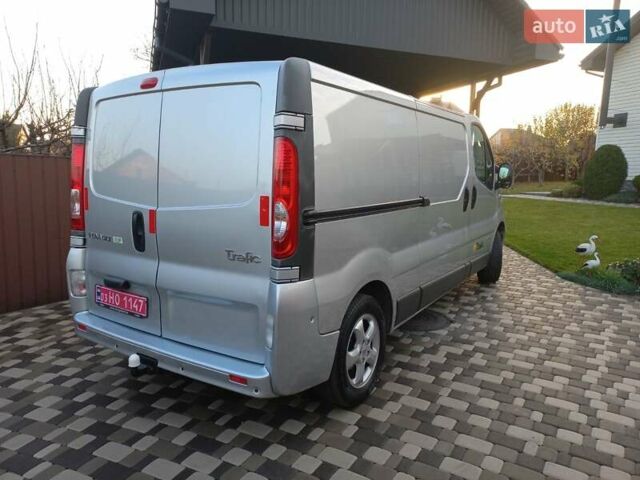 Серый Рено Трафик, объемом двигателя 2 л и пробегом 235 тыс. км за 13750 $, фото 12 на Automoto.ua