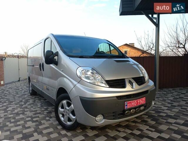 Серый Рено Трафик, объемом двигателя 2 л и пробегом 235 тыс. км за 13750 $, фото 22 на Automoto.ua