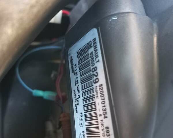 Серый Рено Трафик, объемом двигателя 2 л и пробегом 235 тыс. км за 13750 $, фото 62 на Automoto.ua