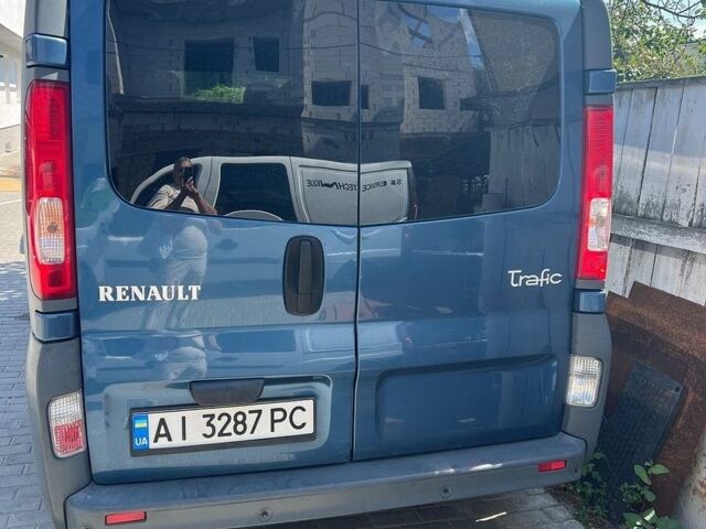 Сірий Рено Трафік, об'ємом двигуна 2 л та пробігом 234 тис. км за 11000 $, фото 2 на Automoto.ua
