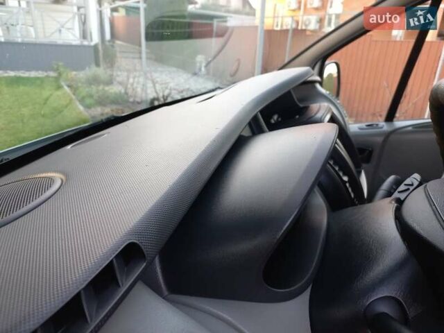 Серый Рено Трафик, объемом двигателя 2 л и пробегом 235 тыс. км за 13750 $, фото 34 на Automoto.ua