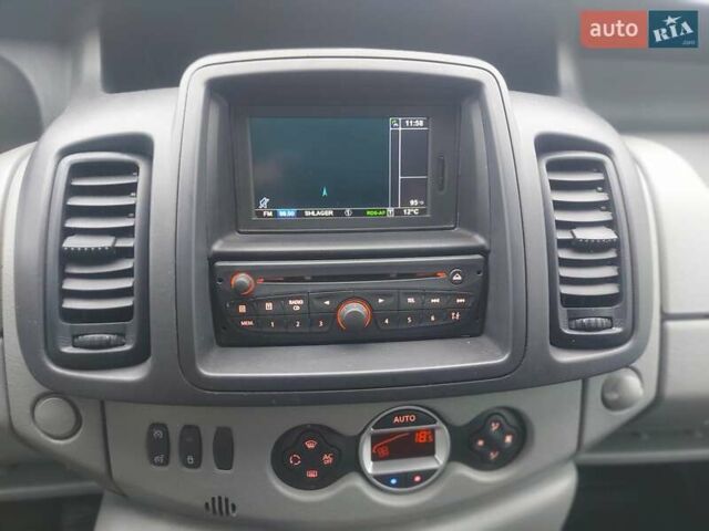 Серый Рено Трафик, объемом двигателя 0 л и пробегом 300 тыс. км за 12900 $, фото 29 на Automoto.ua