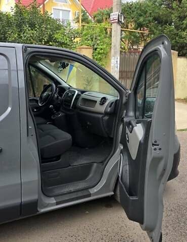 Серый Рено Трафик, объемом двигателя 2 л и пробегом 452 тыс. км за 10800 $, фото 5 на Automoto.ua