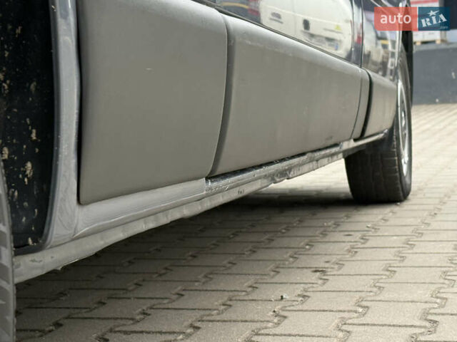 Серый Рено Трафик, объемом двигателя 2 л и пробегом 99 тыс. км за 12999 $, фото 17 на Automoto.ua