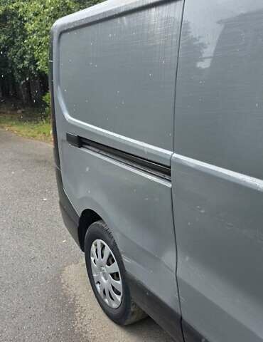 Серый Рено Трафик, объемом двигателя 2 л и пробегом 452 тыс. км за 10800 $, фото 3 на Automoto.ua