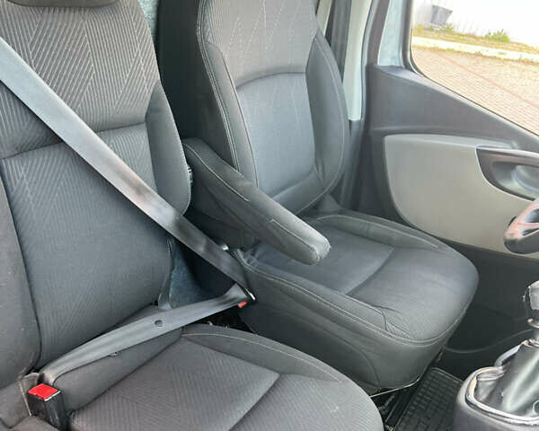 Сірий Рено Трафік, об'ємом двигуна 1.6 л та пробігом 309 тис. км за 11600 $, фото 20 на Automoto.ua