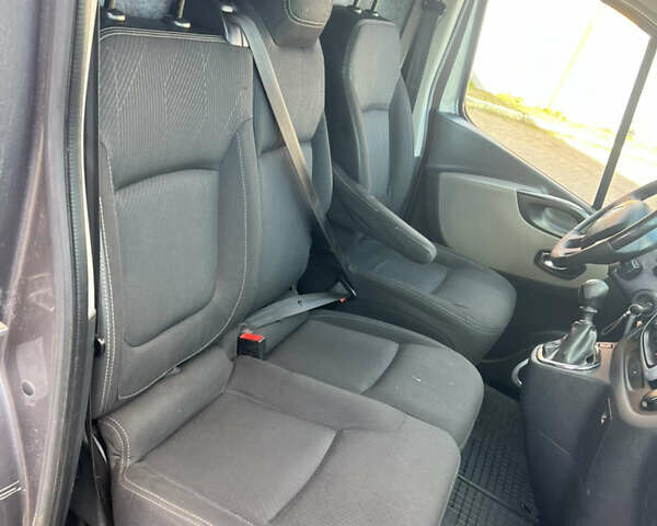 Сірий Рено Трафік, об'ємом двигуна 1.6 л та пробігом 309 тис. км за 11600 $, фото 24 на Automoto.ua