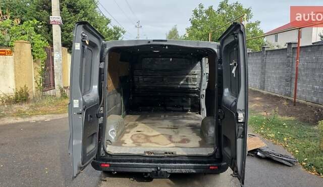 Серый Рено Трафик, объемом двигателя 2 л и пробегом 452 тыс. км за 10800 $, фото 6 на Automoto.ua
