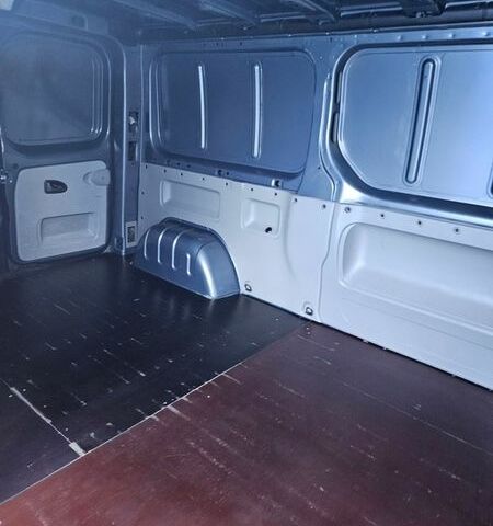 Сірий Рено Трафік, об'ємом двигуна 2 л та пробігом 246 тис. км за 13500 $, фото 14 на Automoto.ua