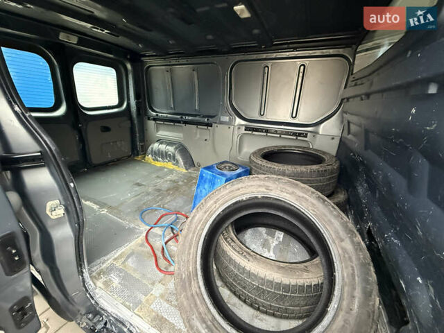 Серый Рено Трафик, объемом двигателя 2 л и пробегом 99 тыс. км за 12999 $, фото 24 на Automoto.ua