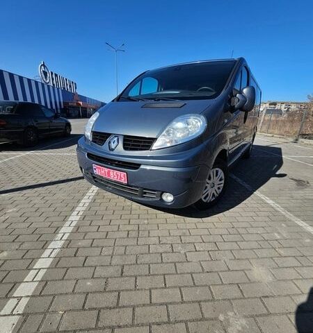 Сірий Рено Трафік, об'ємом двигуна 2 л та пробігом 246 тис. км за 13500 $, фото 2 на Automoto.ua