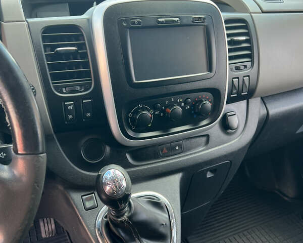 Сірий Рено Трафік, об'ємом двигуна 1.6 л та пробігом 309 тис. км за 11600 $, фото 21 на Automoto.ua