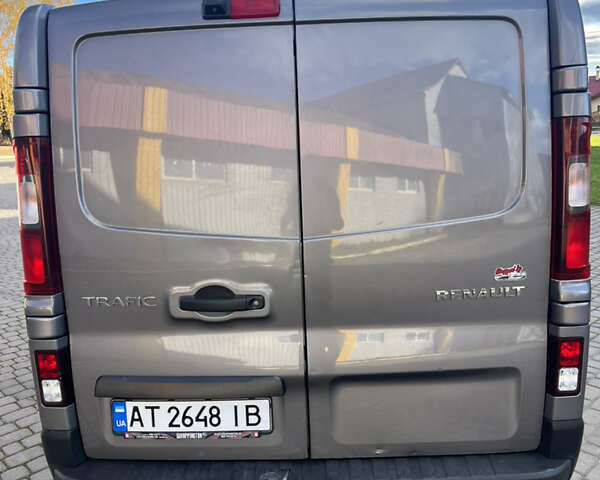Сірий Рено Трафік, об'ємом двигуна 1.6 л та пробігом 309 тис. км за 11600 $, фото 6 на Automoto.ua