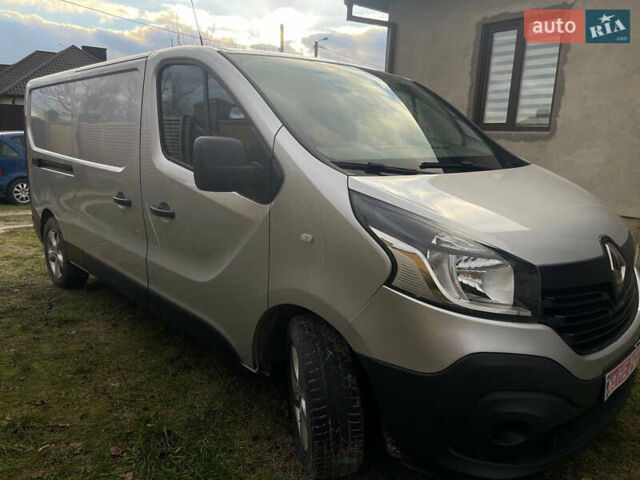 Серый Рено Трафик, объемом двигателя 1.6 л и пробегом 290 тыс. км за 12500 $, фото 2 на Automoto.ua