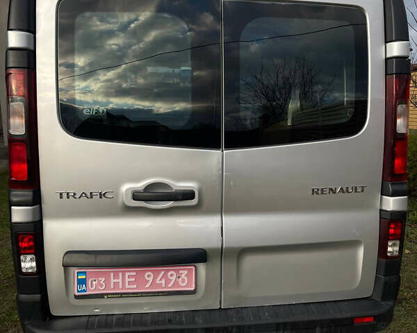 Серый Рено Трафик, объемом двигателя 1.6 л и пробегом 290 тыс. км за 12500 $, фото 9 на Automoto.ua