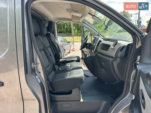 Серый Рено Трафик, объемом двигателя 1.6 л и пробегом 204 тыс. км за 12999 $, фото 20 на Automoto.ua