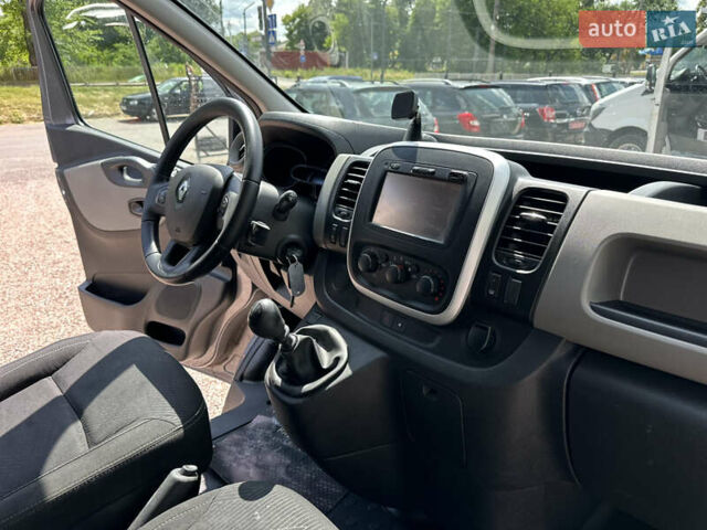 Серый Рено Трафик, объемом двигателя 1.6 л и пробегом 204 тыс. км за 12999 $, фото 22 на Automoto.ua