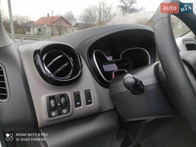 Сірий Рено Трафік, об'ємом двигуна 1.6 л та пробігом 230 тис. км за 13900 $, фото 8 на Automoto.ua